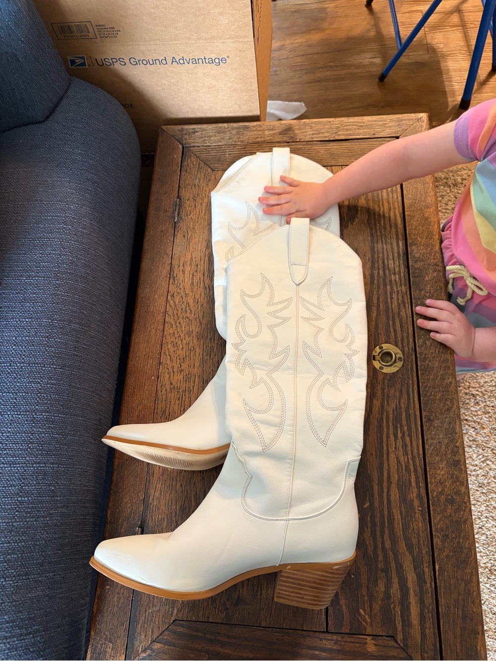 Women's White Heeled Cowboy Boots with Stacked Heel